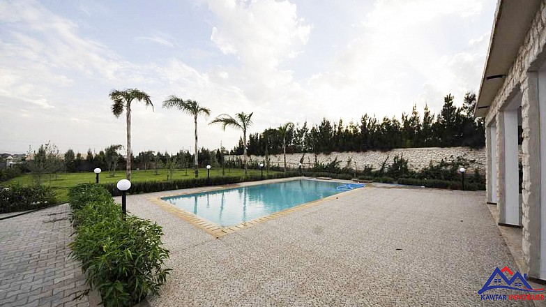 Villa avec piscine et jardin 15