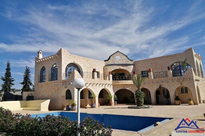 Jolie villa avec piscine sur la route de Marrakech 2