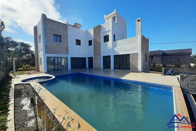 Agréable villa avec piscine 2