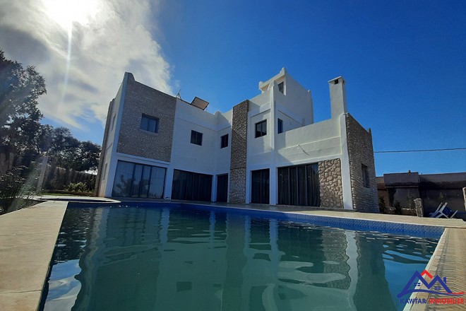 Agréable villa avec piscine 3