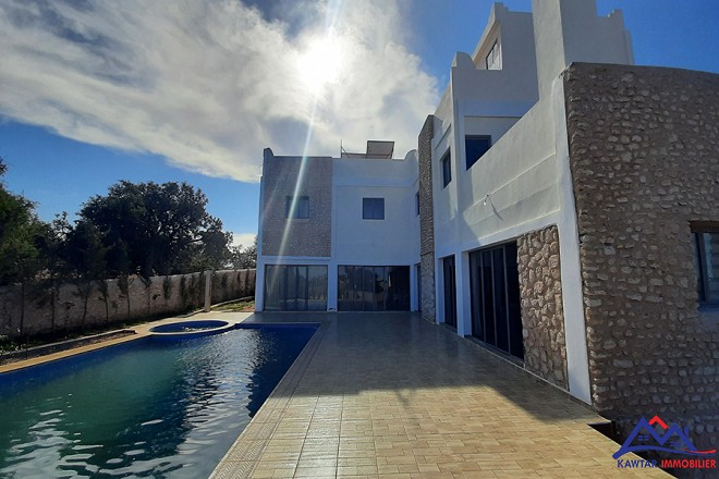 Agréable villa avec piscine 4