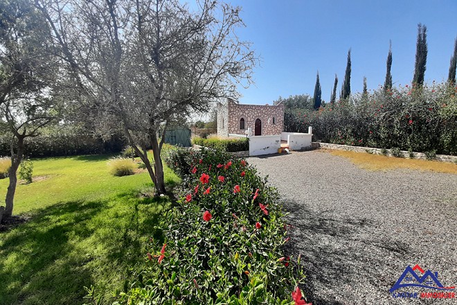 Jolie villa avec piscine 3