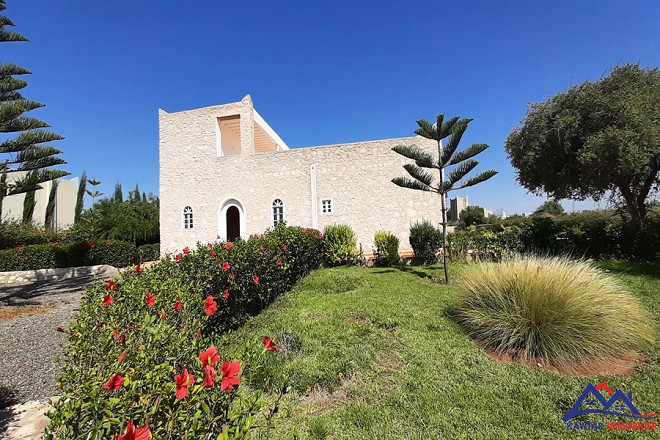 Jolie villa avec piscine 5