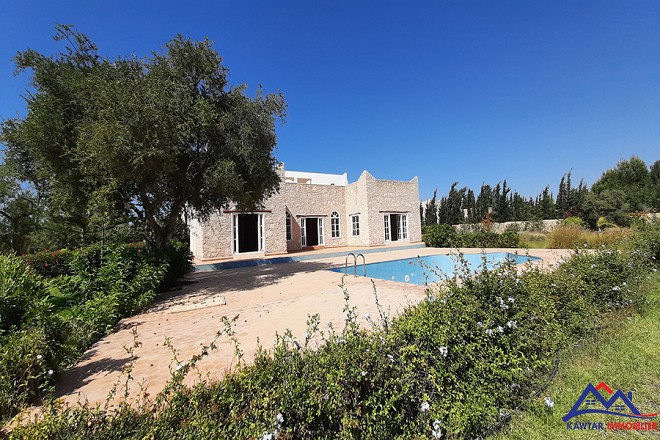 Jolie villa avec piscine 7