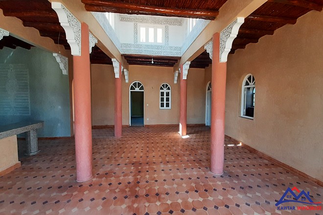 Jolie villa avec piscine 11