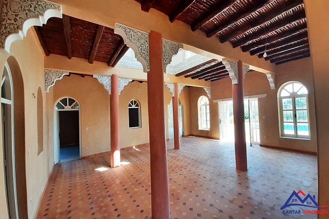 Jolie villa avec piscine 13