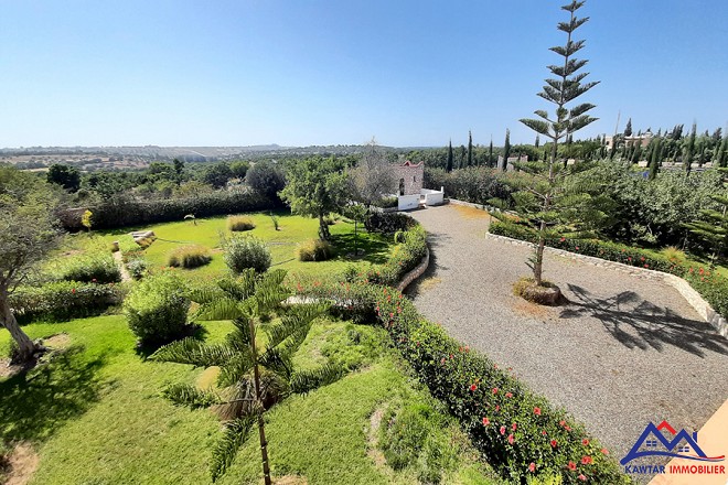 Jolie villa avec piscine 35