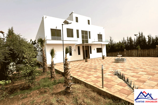 Magnifique Propriété avec Piscine et Jardin, à seulement 200m de la Plage 13