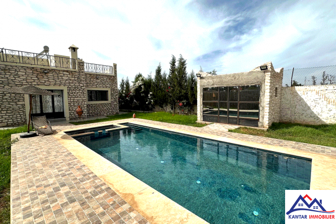  À Vendre – Superbe villa avec piscine à Douar Laareb  1