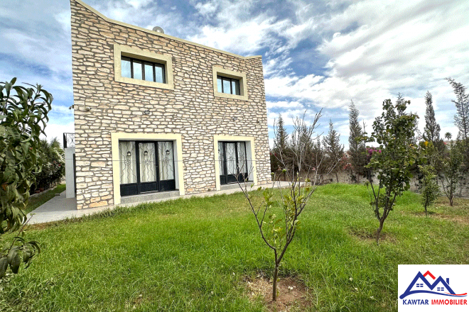  À Vendre – Superbe villa avec piscine à Douar Laareb  11