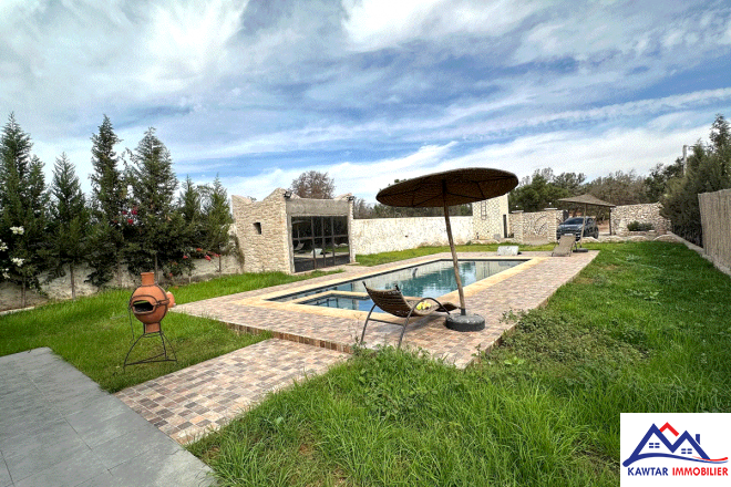 À Vendre – Superbe villa avec piscine à Douar Laareb  10
