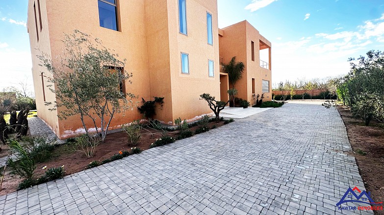 Villa neuve à vendre – Route de Fès 26