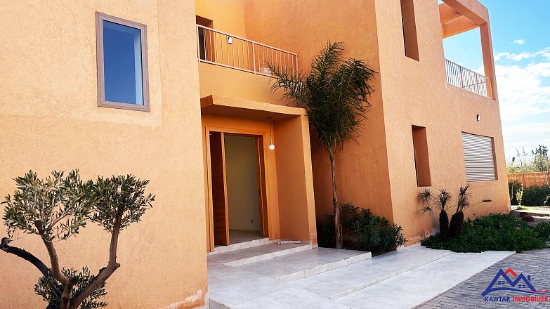 Villa neuve à vendre – Route de Fès 27