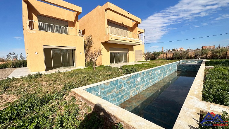 Villa neuve à vendre – Route de Fès 1