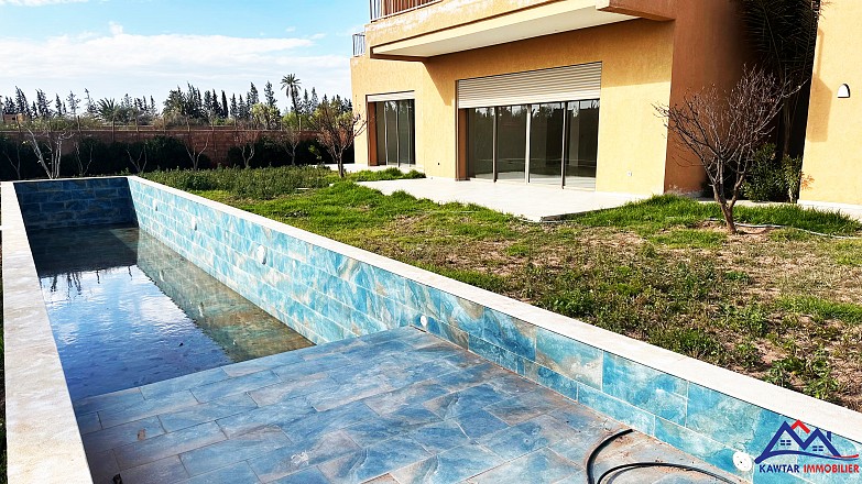 Villa neuve à vendre – Route de Fès 3