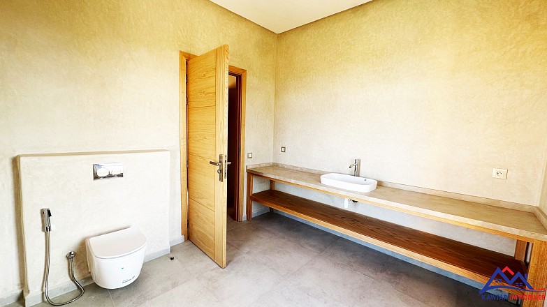 Villa neuve à vendre – Route de Fès 20