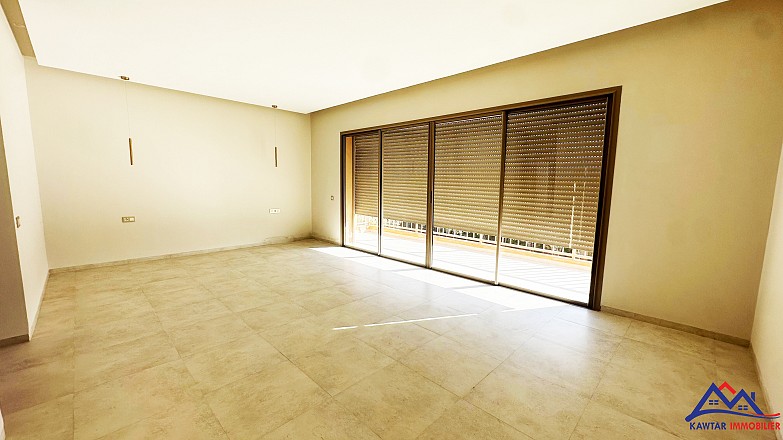 Villa neuve à vendre – Route de Fès 15