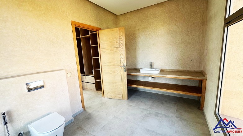 Villa neuve à vendre – Route de Fès 19