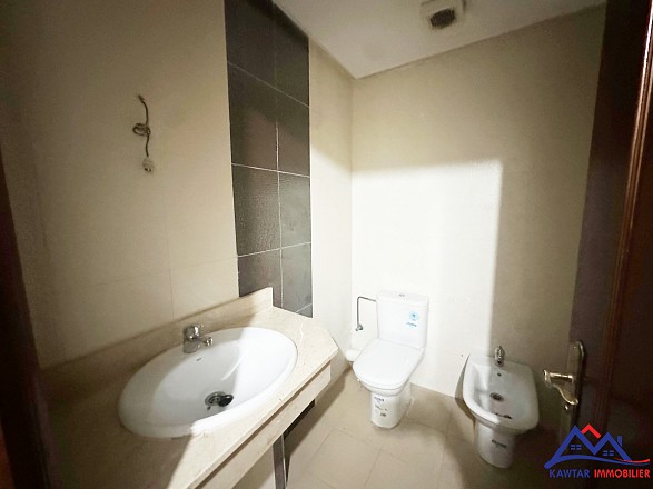 À VENDRE – Appartement spacieux au cœur du quartier Victor Hugo  11