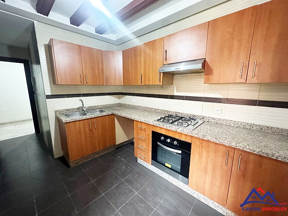 À VENDRE – Appartement spacieux au cœur du quartier Victor Hugo  9