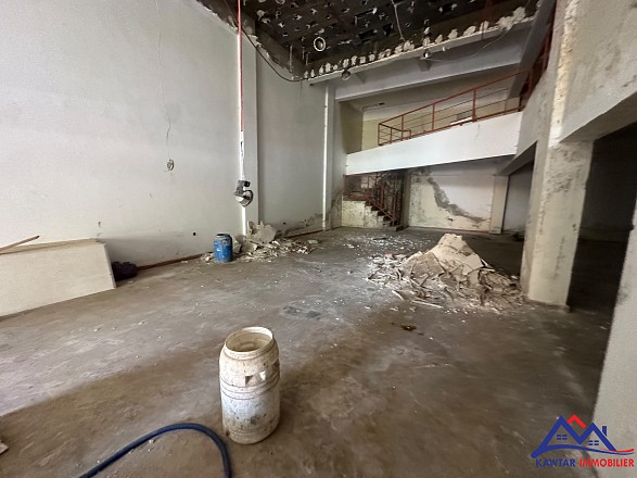 À VENDRE – LOCAL COMMERCIAL DE 225 M² – GUÉLIZ, AVENUE ABDELKRIM KHATTABI 3