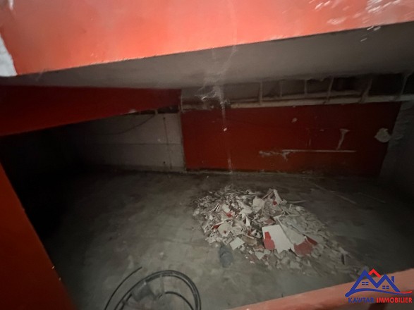 À VENDRE – LOCAL COMMERCIAL DE 225 M² – GUÉLIZ, AVENUE ABDELKRIM KHATTABI 11