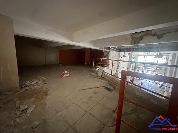 À VENDRE – LOCAL COMMERCIAL DE 225 M² – GUÉLIZ, AVENUE ABDELKRIM KHATTABI 9