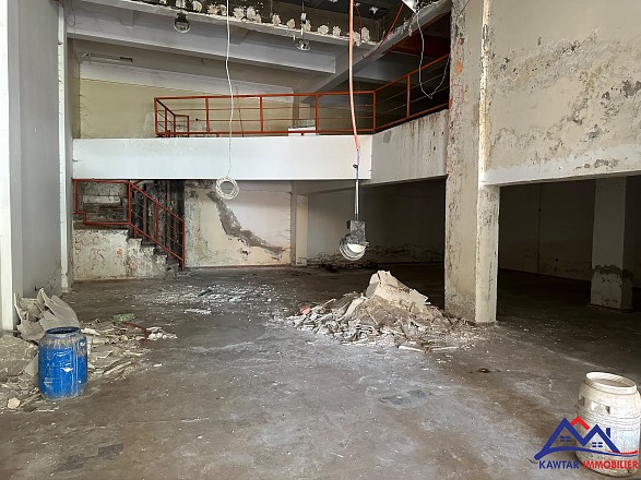À VENDRE – LOCAL COMMERCIAL DE 225 M² – GUÉLIZ, AVENUE ABDELKRIM KHATTABI 5