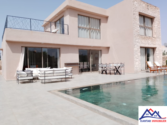 Superbe villa avec piscine sur un terrain de 1 000 m² – Titre foncier 4