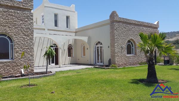 Merveilleuse villa au bord de la mer