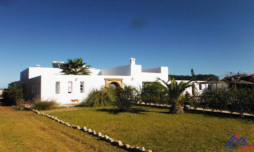 Villa 4000 m² à indéfini — 3