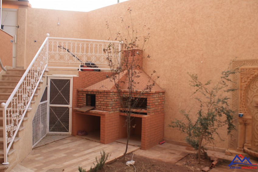 immense villa à vendre — 2