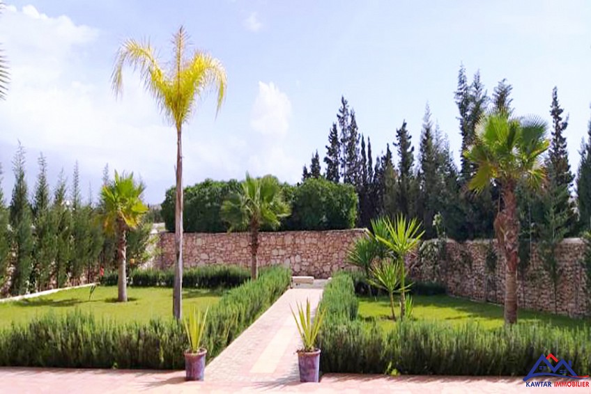 Villa 1040 m² à indéfini — 2