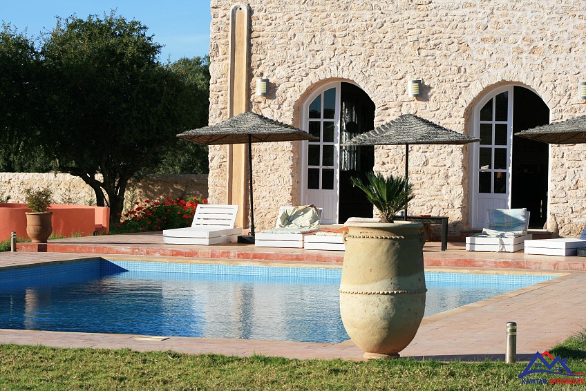 Charmante villa avec piscine — 3