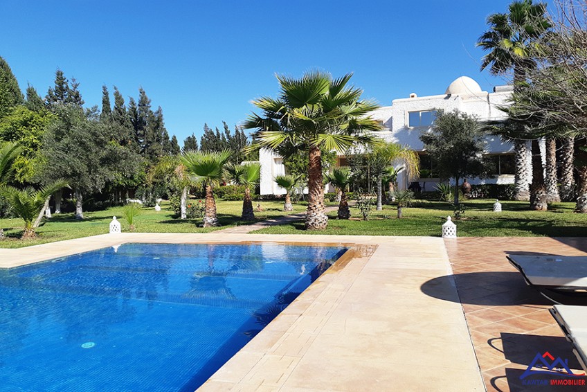 Villa 10000 m² à indéfini — 3
