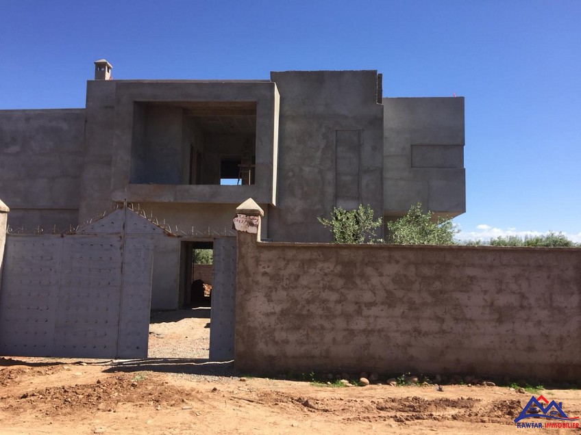 Villa semi-finie à vendre