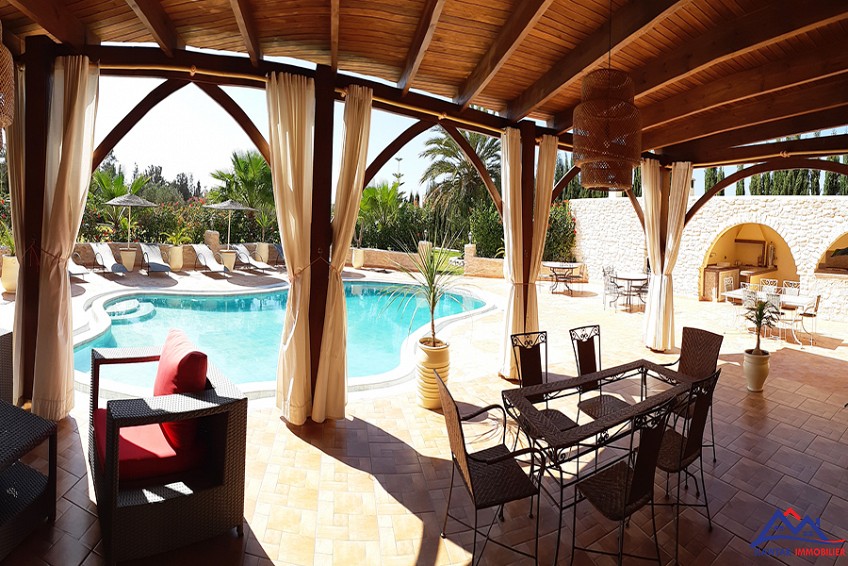 Villa 4900 m² à indéfini — 6