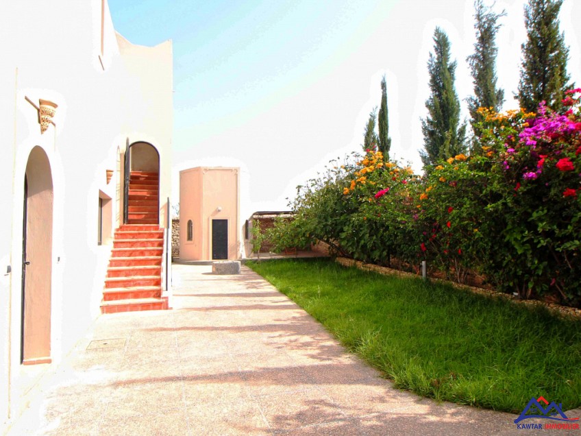 Jolie villa avec piscine