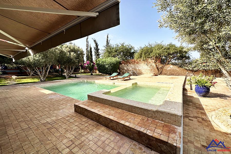 Splendide villa de 4 chambre avec piscine et Jacuzzi