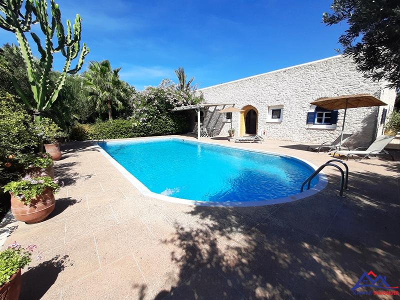 Charmante villa en pierre avec piscine