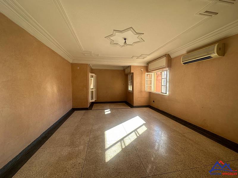 Appartement spacieux à rénover à Gueliz