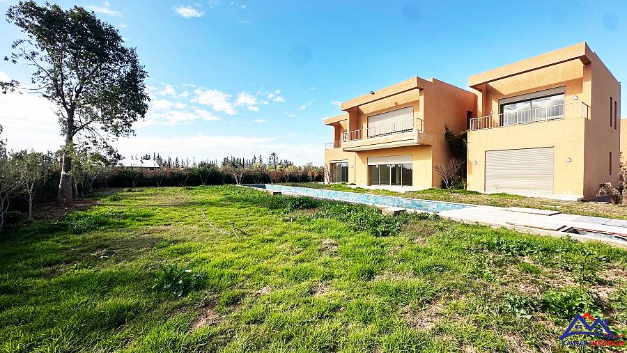 Villa neuve à vendre – Route de Fès