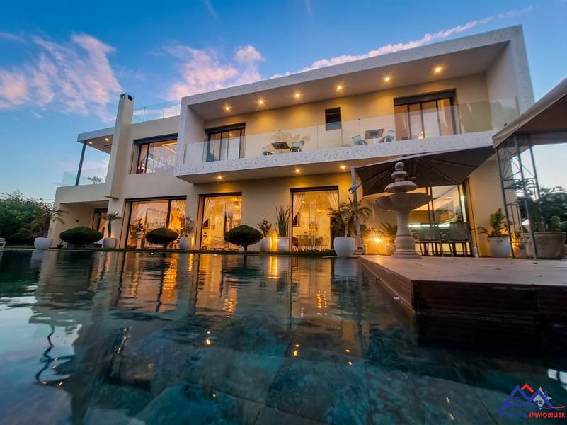 SUPERBE VILLA 