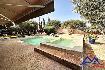 Splendide villa de 4 chambre avec piscine et Jacuzzi