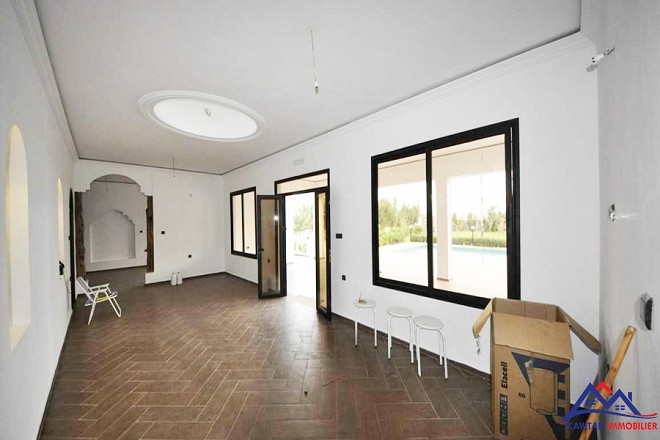 Villa avec piscine et jardin 11