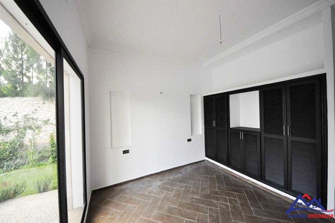 Villa avec piscine et jardin 9
