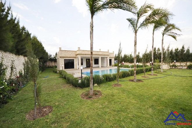 Villa avec piscine et jardin 18