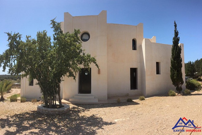 Agréable villa avec piscine 4
