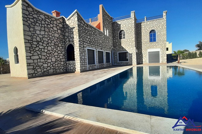 Jolie villa avec piscine sur la route d'Agadir 1