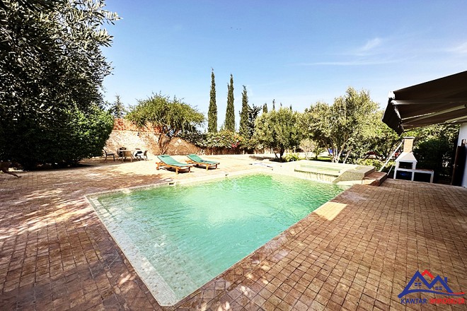 Splendide villa de 4 chambre avec piscine et Jacuzzi 2
